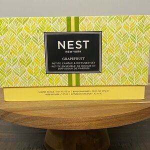 NEST New York Grapefruit Petite Candle & Reed Diffuser Set NEW
